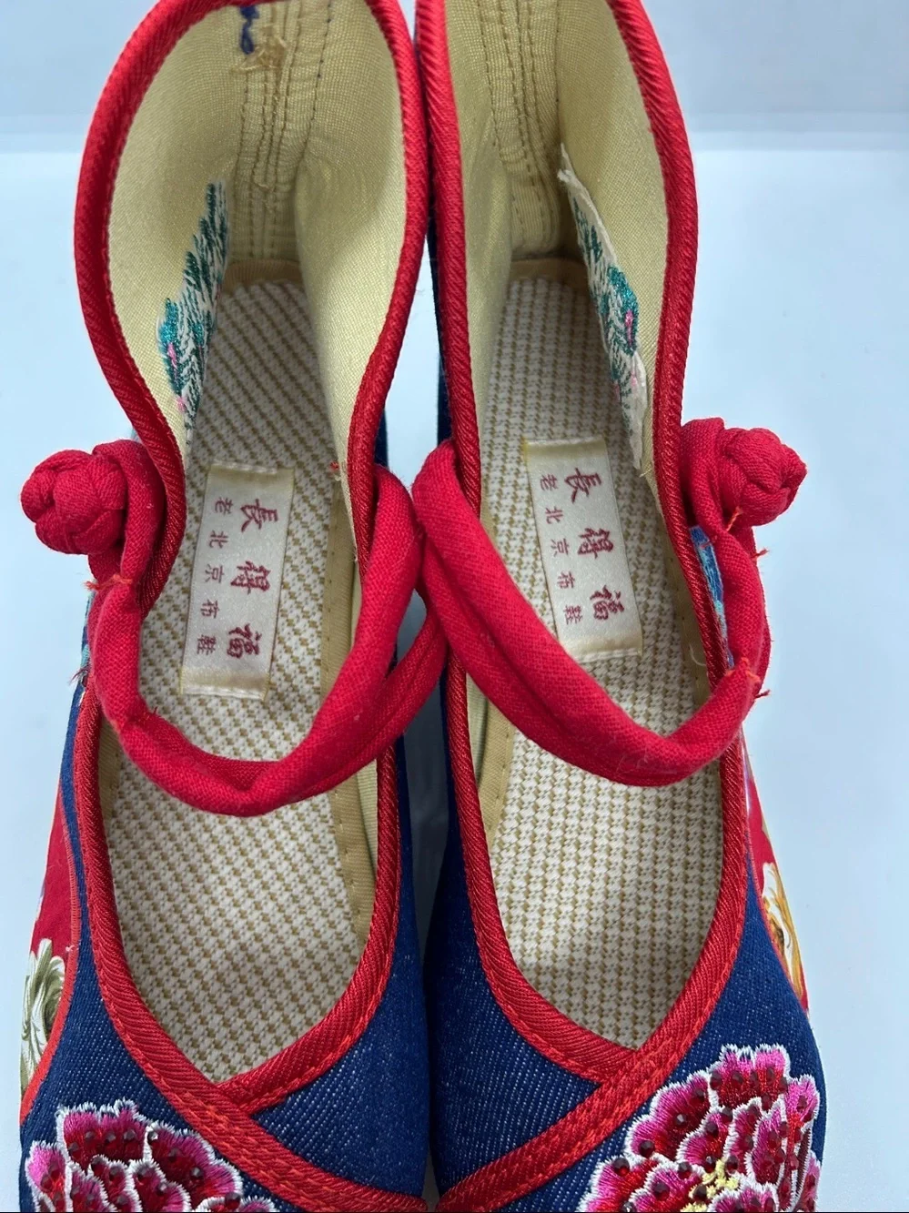 Women's Retro Chinese Embroidered Shoes Floral China Vintage Cloth Shoes Casual